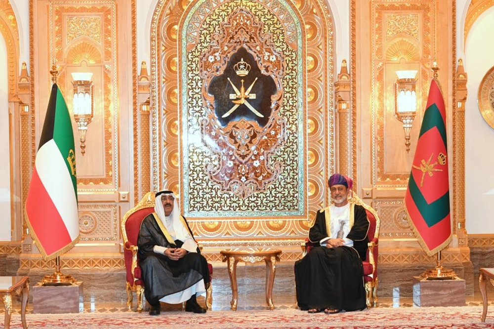 الأمير والسلطان بن طارق في مستهل الزيارة