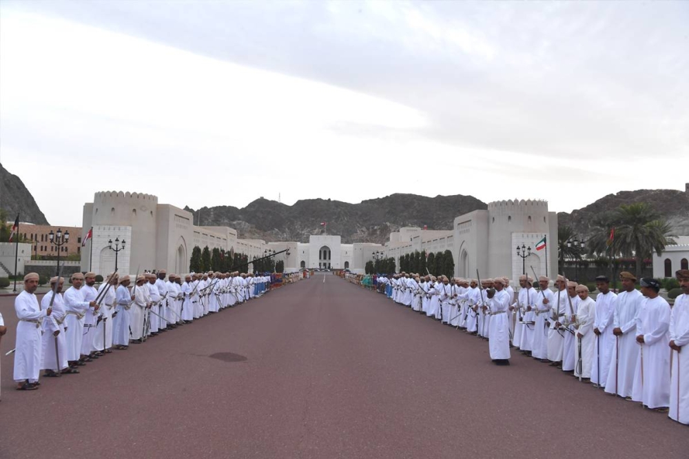 جانب من مراسم الاستقبال في قصر العلم