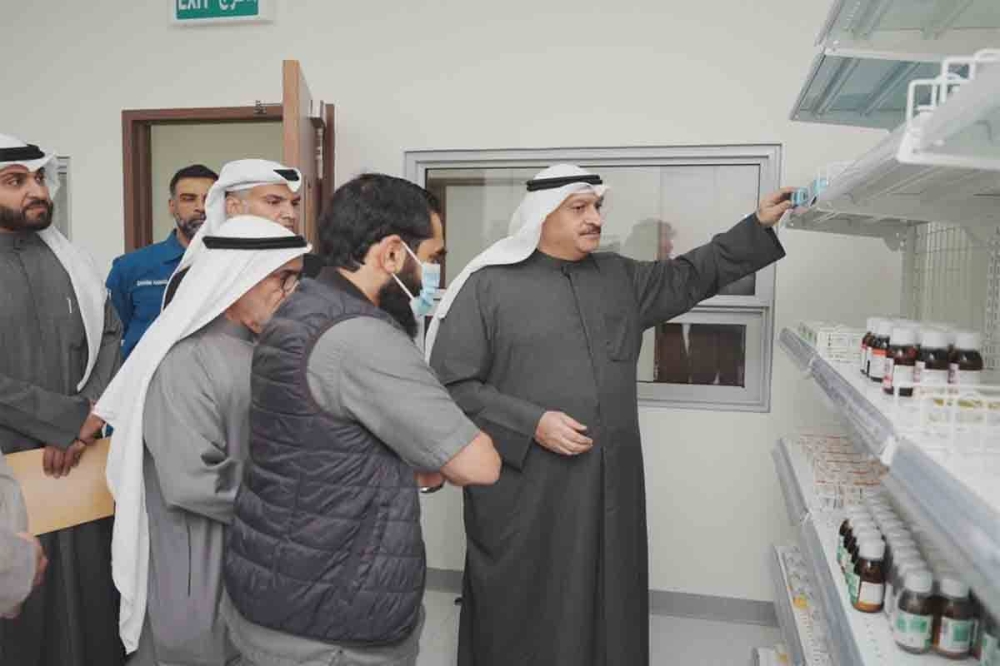 العوضي خلال جولة تفقدية بالمركز