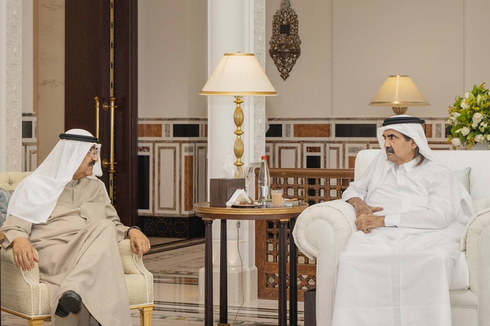 صاحب السمو خلال زيارة الأمير الوالد حمد بن خليفة