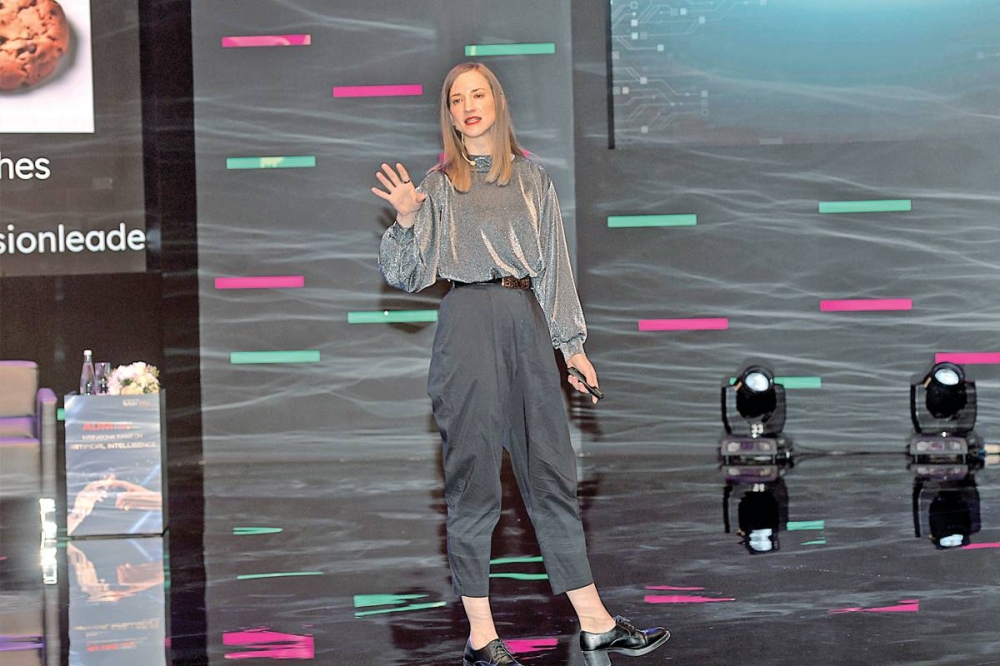 كاسي كوزيركوف متحدثة