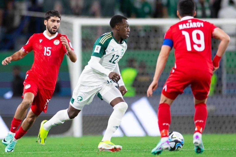 جانب من مباراة سابقة السعودية وطاجيكستان