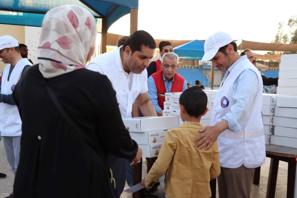 جانب من مساعدات «الهلال الأحمر الكويتي» بالأردن