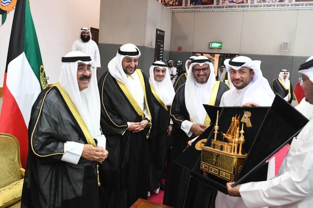 هدية تذكارية لسموه