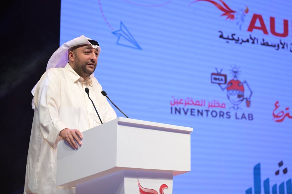 وزير الشباب متحدثا