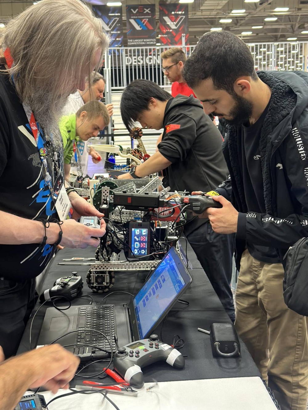 خلال إحدى التجارب على الروبوتات