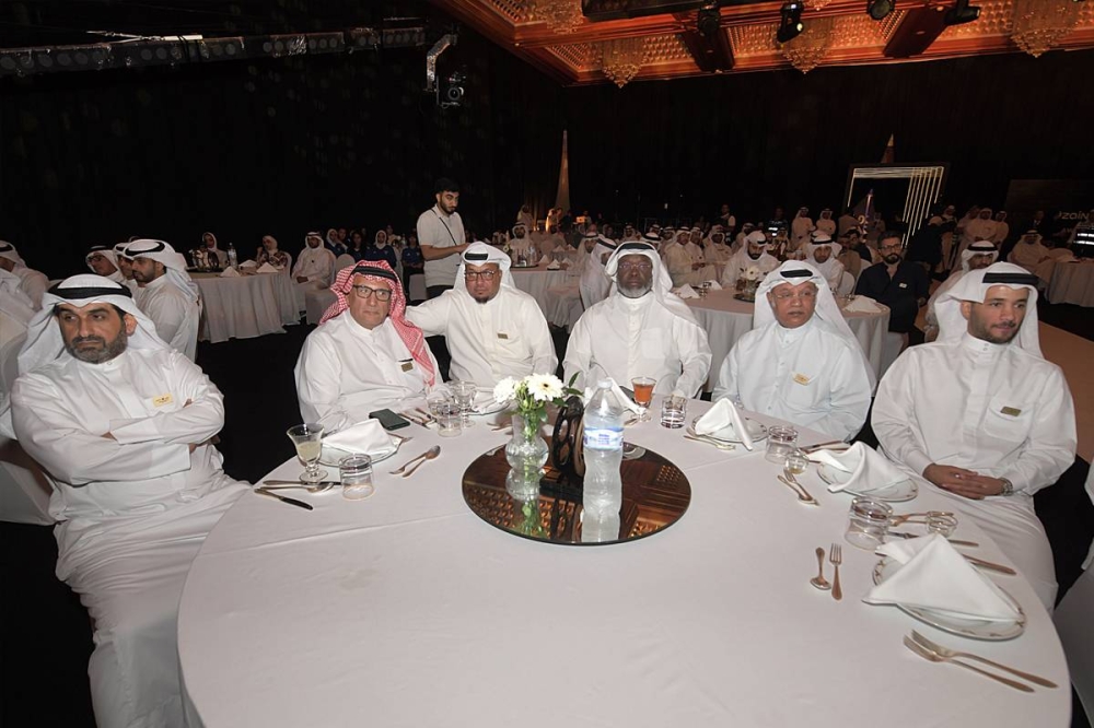 عبدالجليل وحمادة ونعيم سعد وإبراهيم الفردان وحمد العنزي