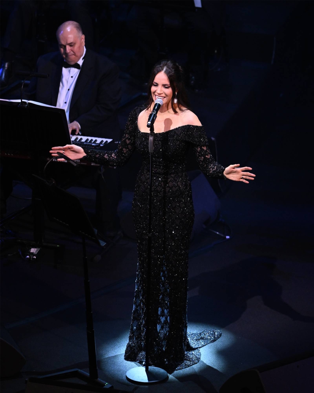 آمال ماهر خلال الحفل
