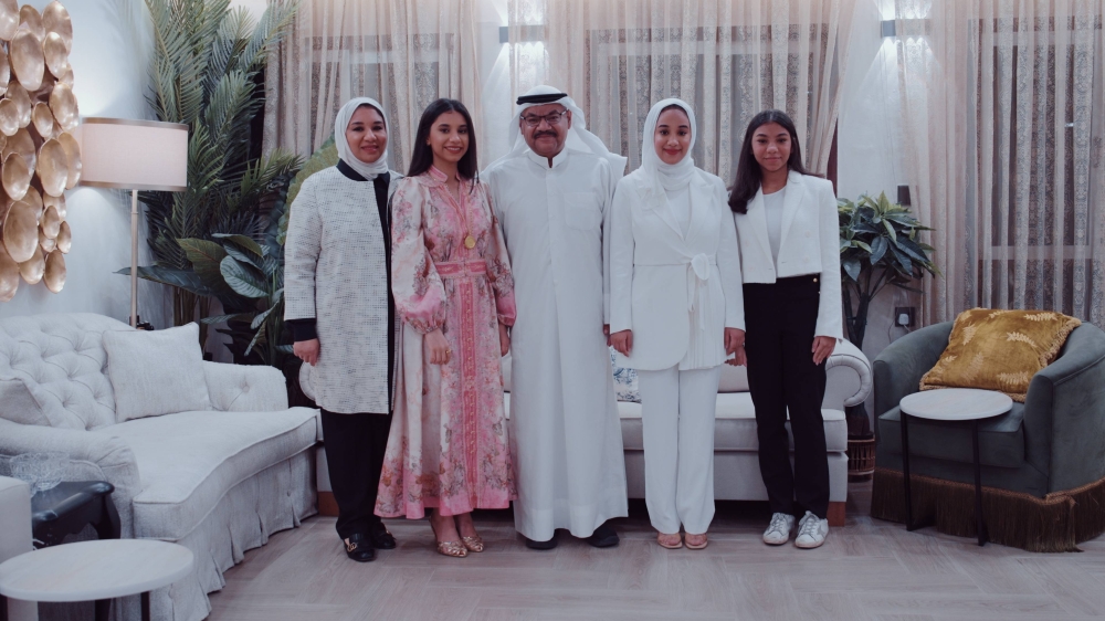 نور بوعركي مع أسرتها