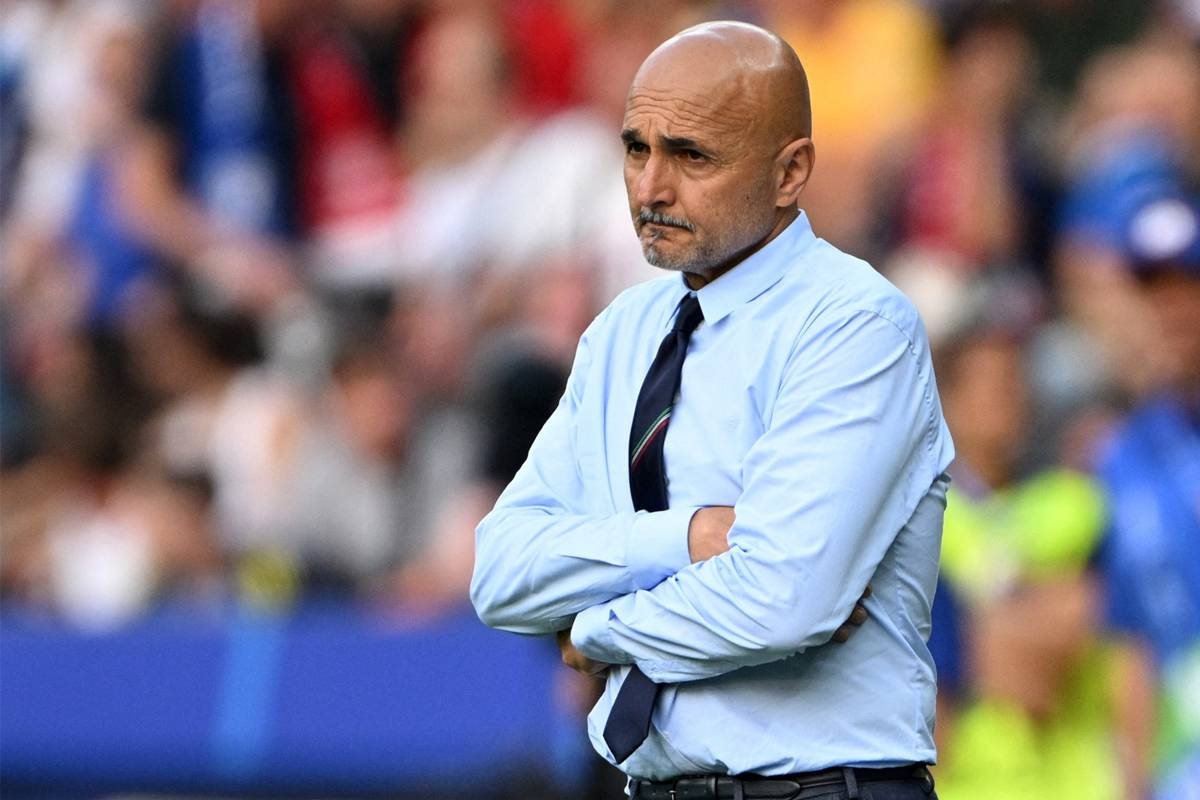 لوتشانو سباليتي مدرب منتخب إيطالي 