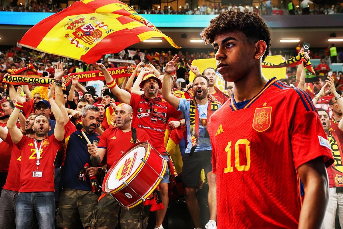 اللاعب لامين يامال 