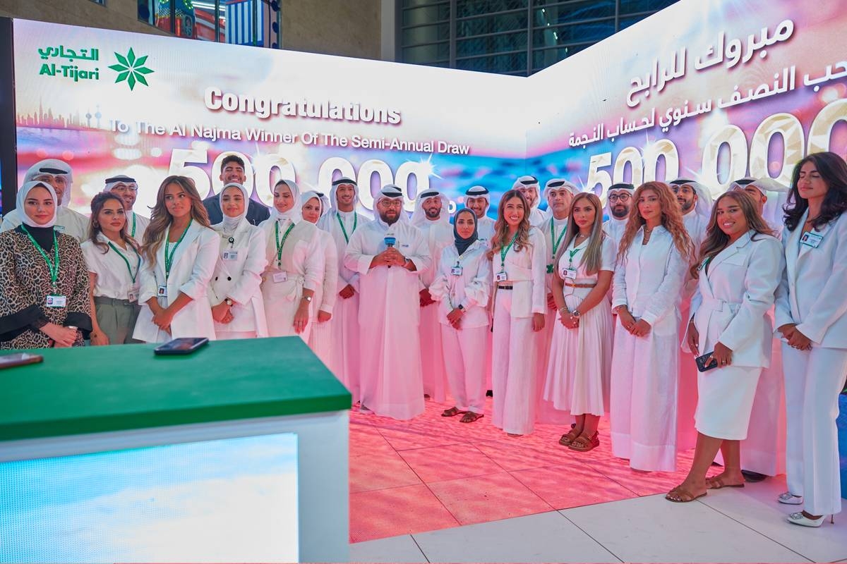 الإدارة التنفيذية وفريق العمل