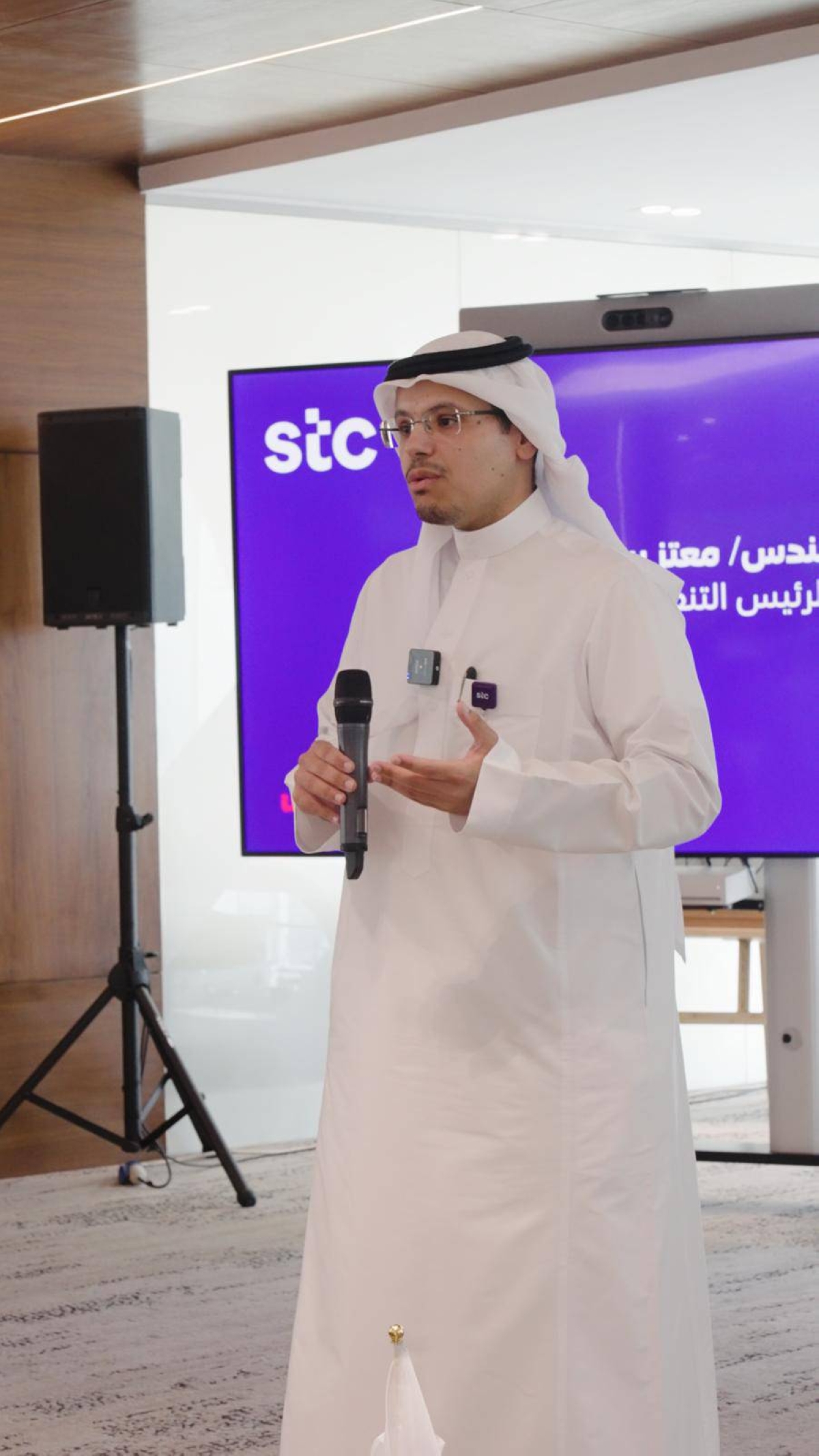 الضراب يلقي كلمته التكريمية للطلبة المتفوقين