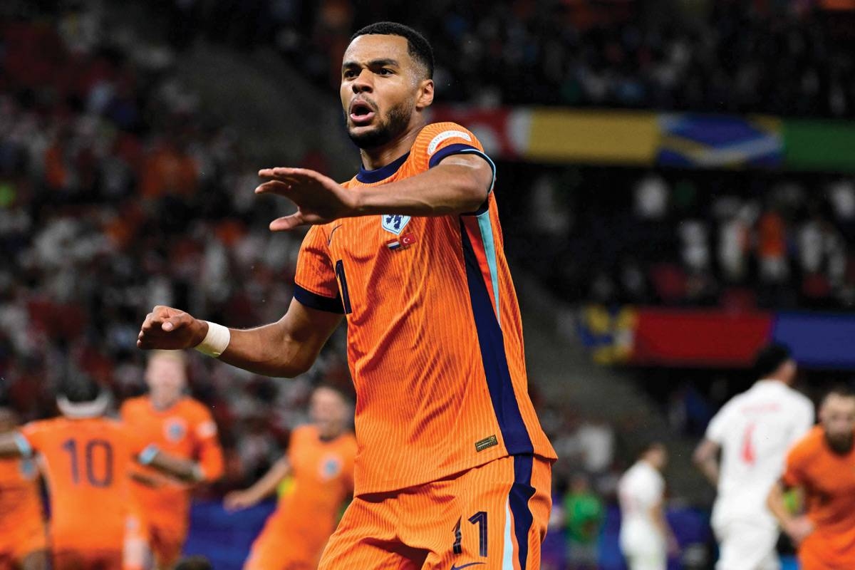 اللاعب  كودي خاكبو