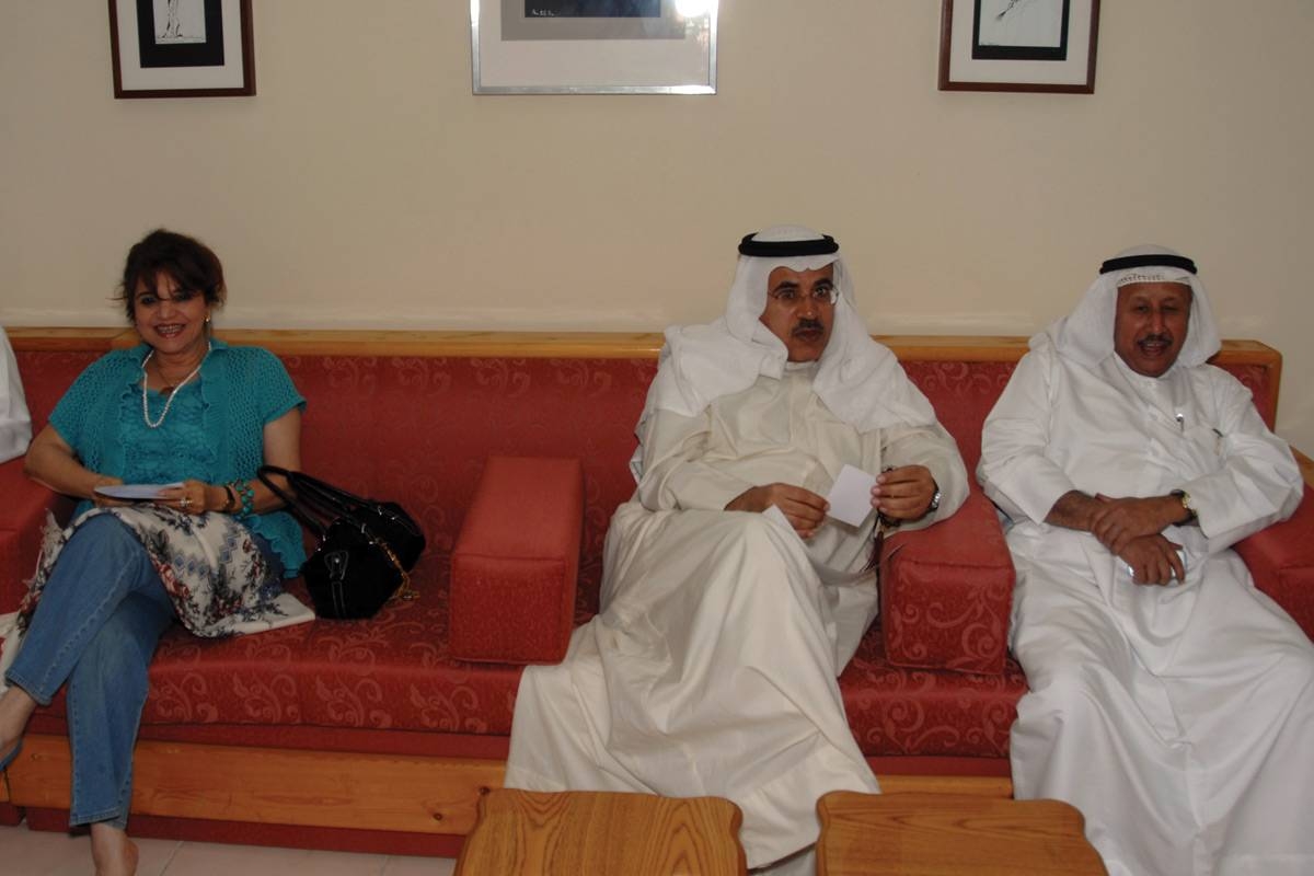 الشاعر الراحل مع خالد رمضان ومنى الشافعي برابطة الأدباء