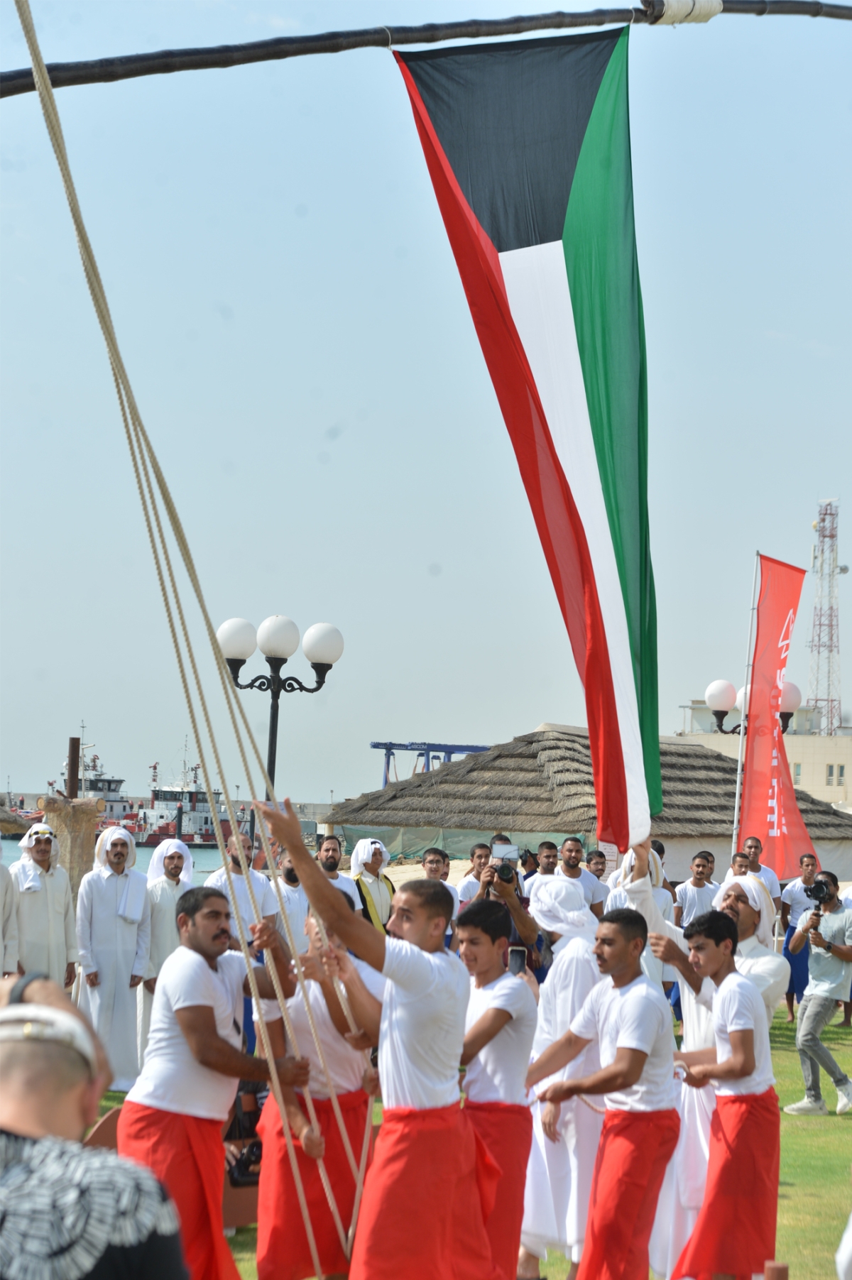 رفع علم الكويت