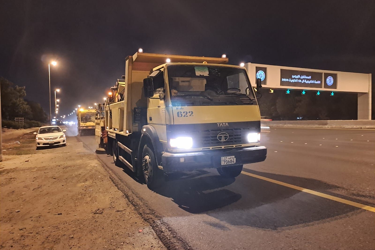 تنظيف الشوارع الرئيسية