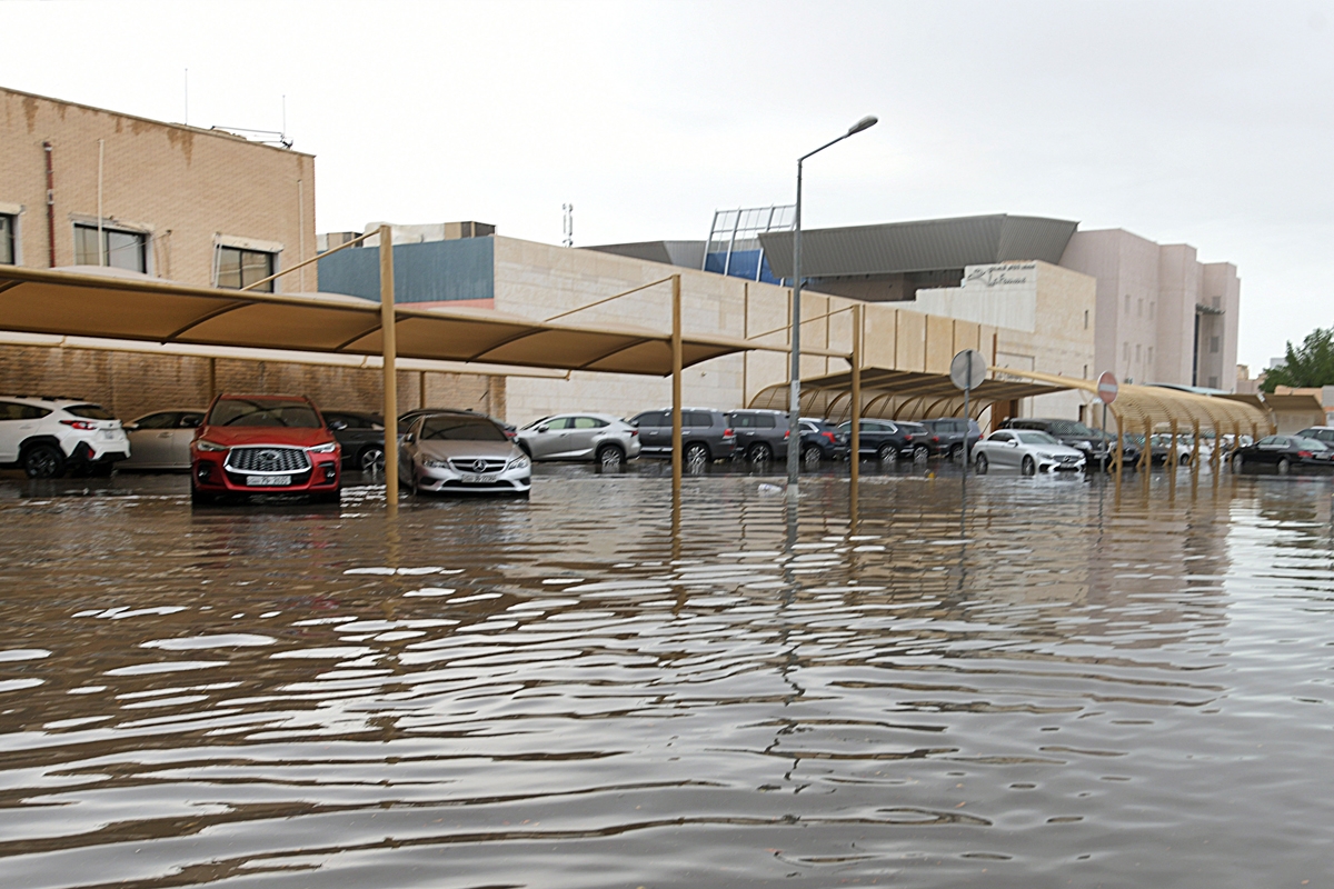 برك المياه في المناطق السكنية