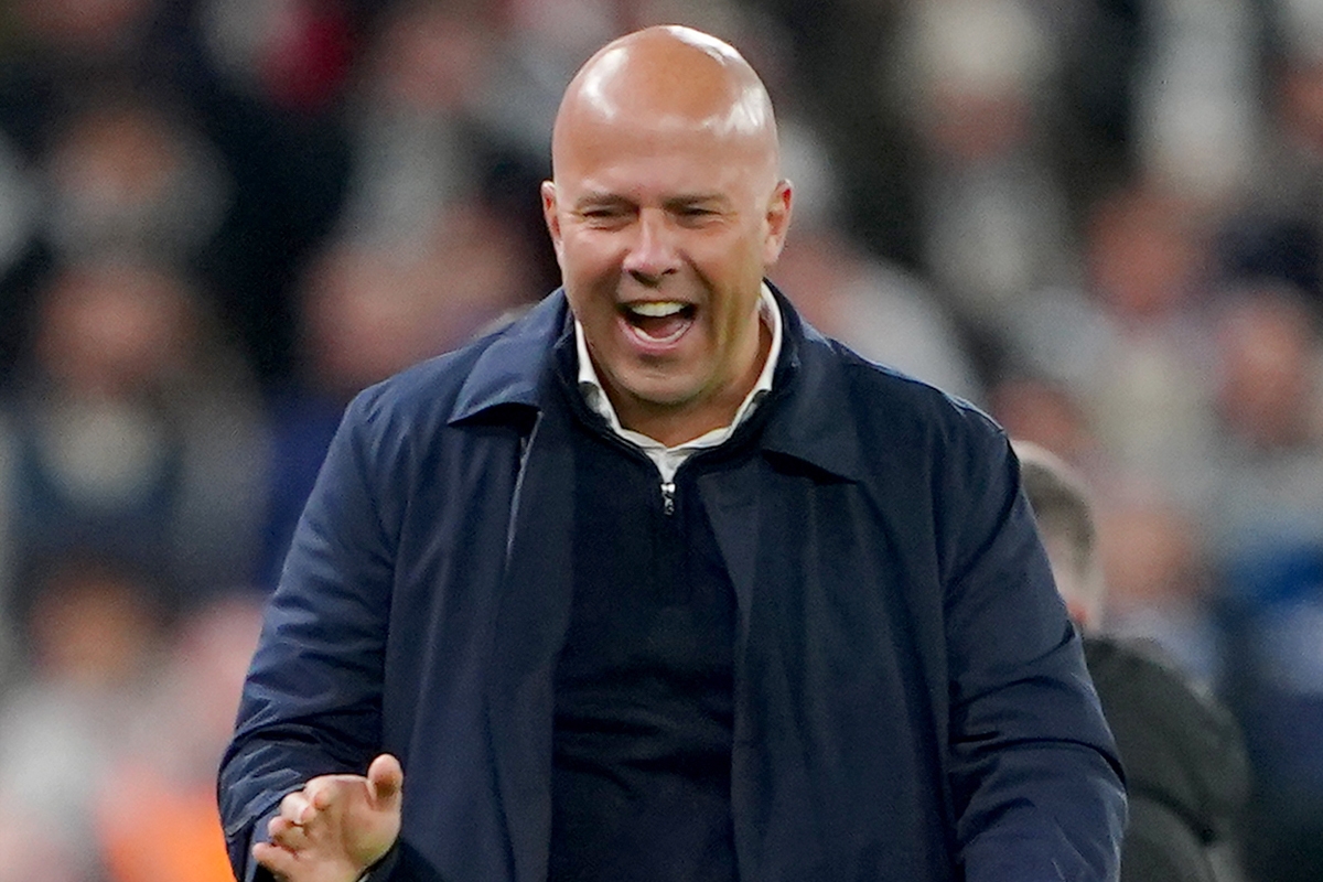 أرني سلوت، المدير الفني لفريق ليفربول الإنكليزي لكرة القدم