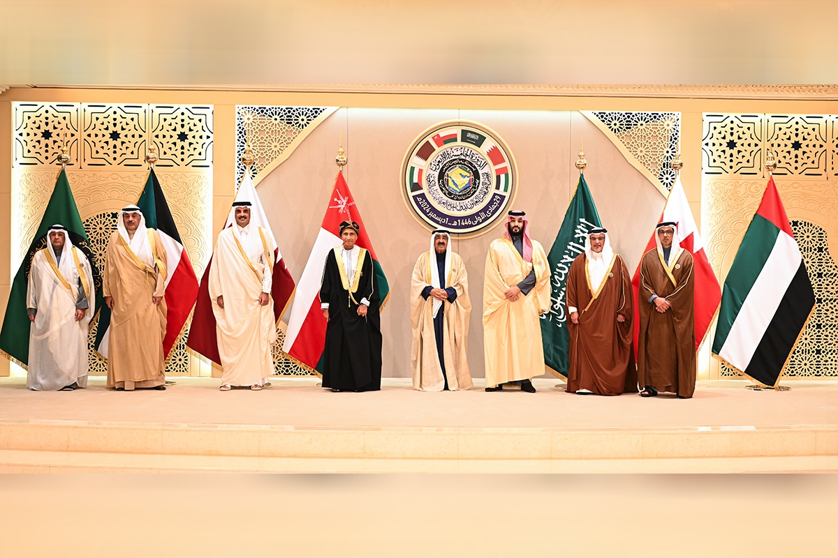 قادة الخليج وممثليهم خلال القمة الخليجية الـ 45 في الكويت