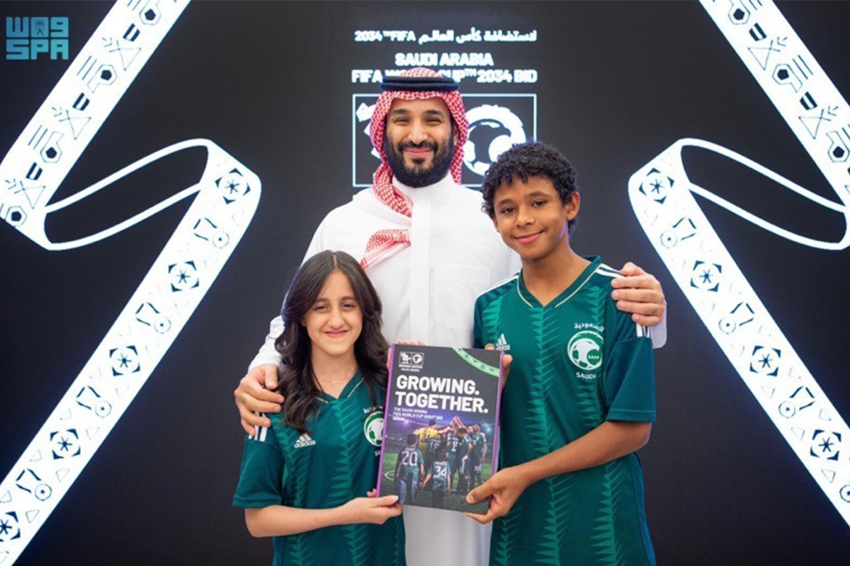 ولي العهد السعودي مع ملف الاستضافة