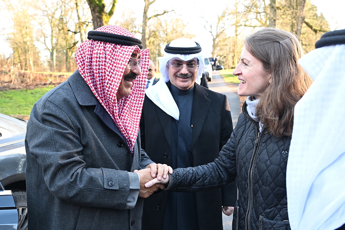 السفيرة بليندا لويس مستقبلة سموه في دامفريز هاوس