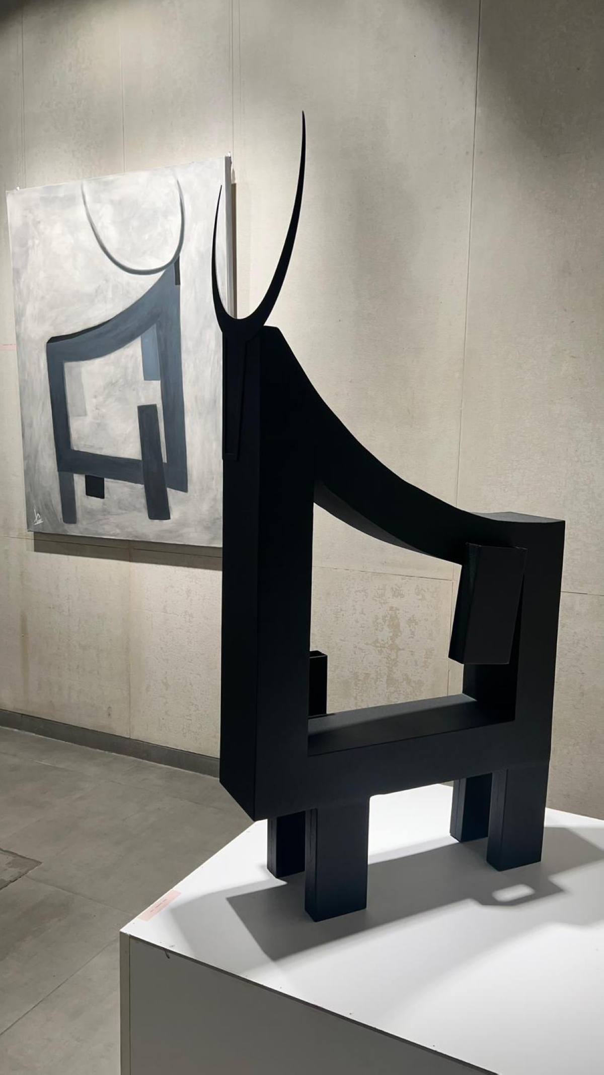 جانب من الأعمال المعروضة