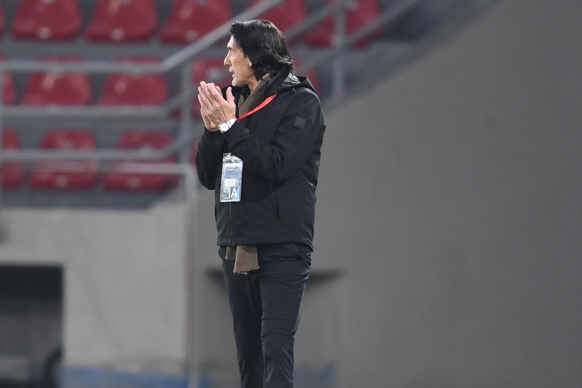 مدرب الفريق الأول لكرة القدم بنادي الكويت، المونتينيغري نيبوشا