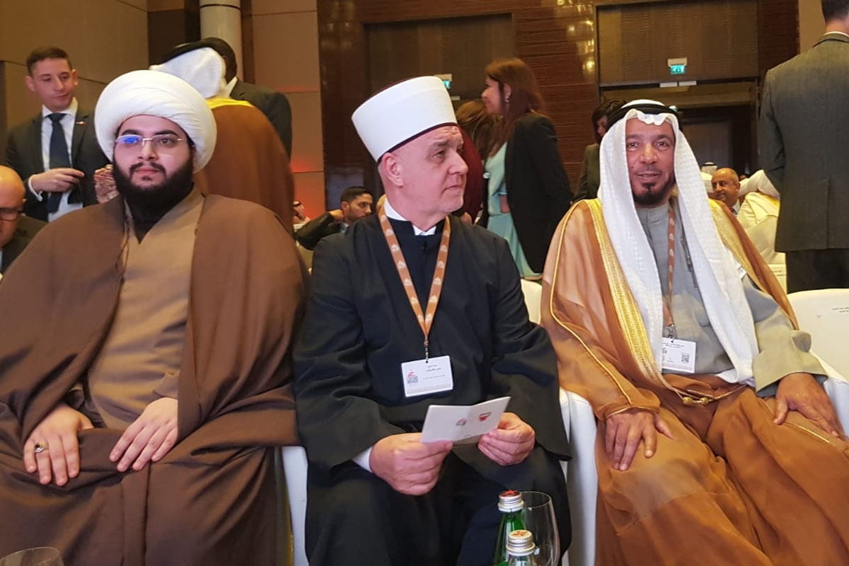 المعتوق خلال المؤتمر