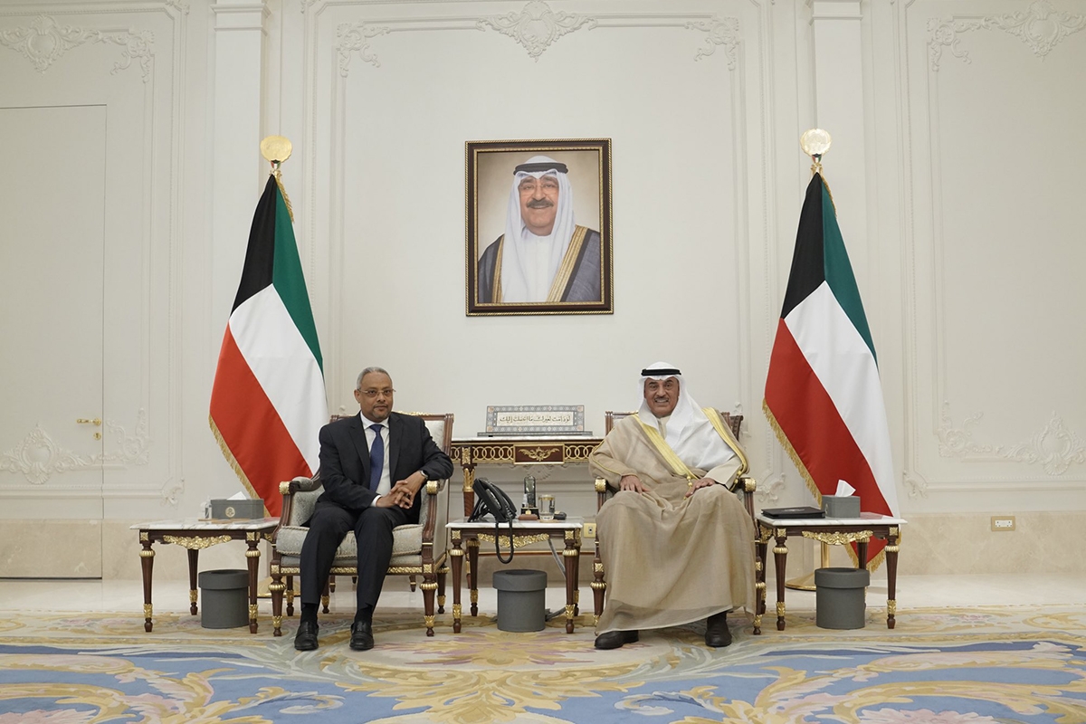 سمو ولي العهد مستقبلاً وزير الخارجية والتعاون الدولي بجمهورية جيبوتي