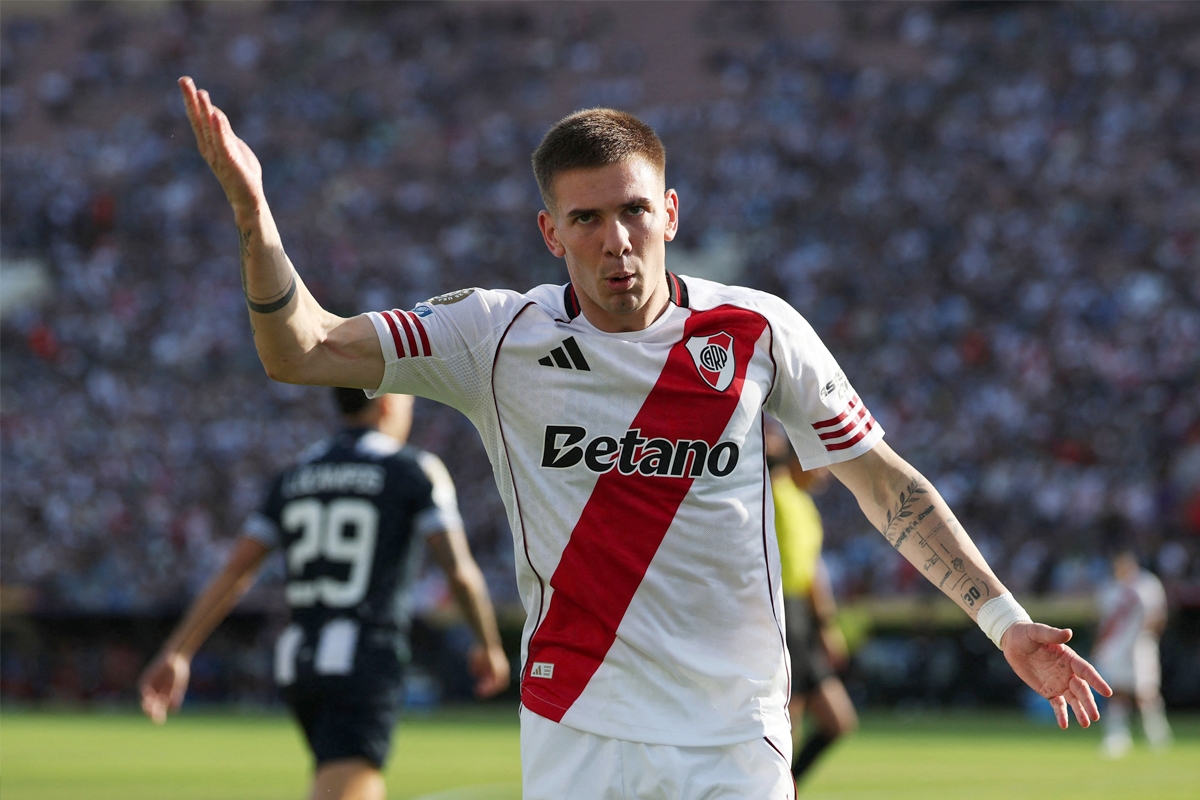 مهاجم ريفر بليت الأرجنتيني فرانكو ماستانتونو