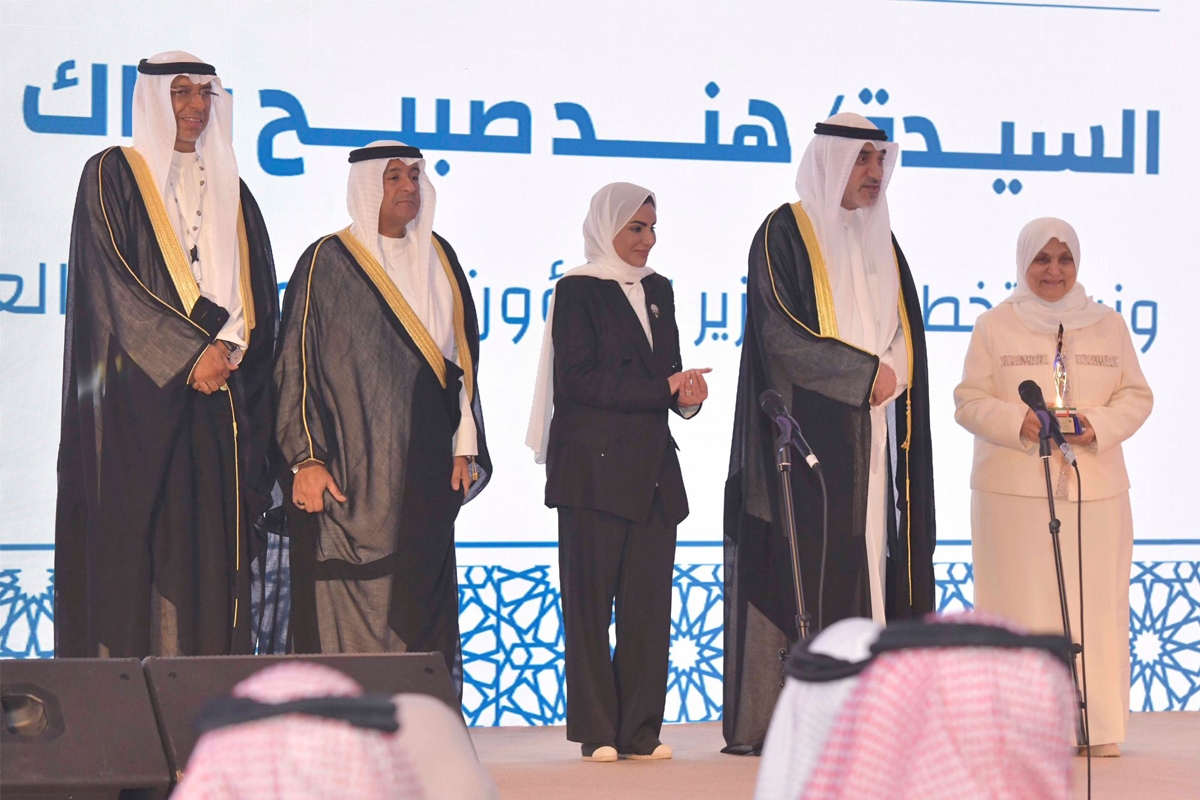 النائب الأول مكرّماً الصبيح