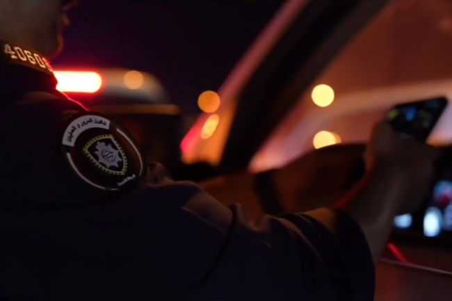 «الداخلية» تنفذ حملة أمنية ومرورية موسعة على جسر جابر