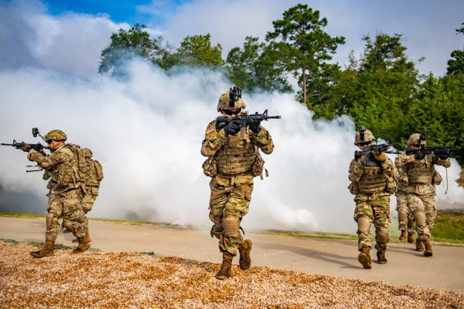«ناتو»: خفض الوجود العسكري الأميركي في أوروبا.. تعديل للوضع القائم