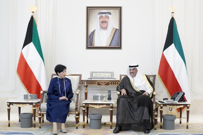 سمو ولي العهد يستقبل حاكمة طوكيو بمناسبة زيارتها للبلاد