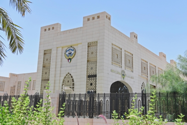 «الخارجية» تدعو المواطنين إلى الالتزام بالقوانين عند ممارسة الصيد في الخارج