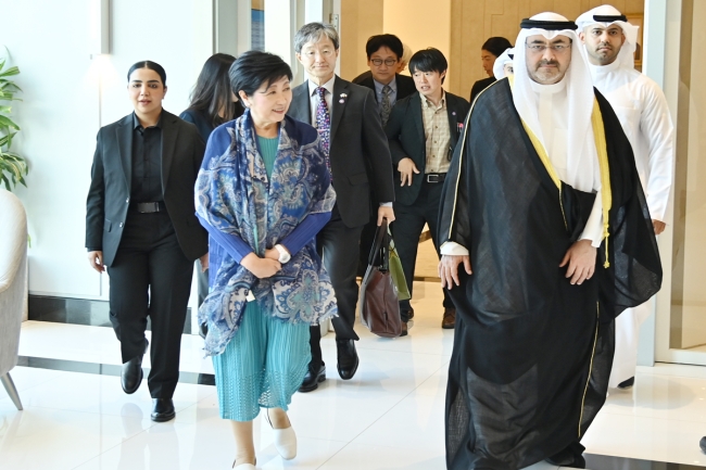 حاكمة طوكيو تغادر الكويت بعد زيارة استمرت يومين