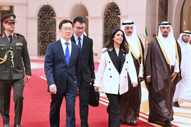 نائب رئيس الصين يصل البلاد في زيارة رسمية