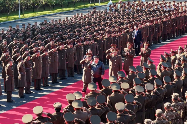 الزعيم الكوري الشمالي يتفقد وحدة العمليات الخاصة ويأمر بتطويرها لرفع الجاهزية القتالية