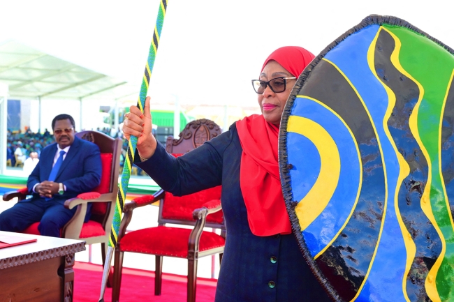 «الخيانة العظمى».. تُهمة مشاركة الصور «المثيرة للذعر» عن احتجاجات انتخابات الرئاسة في تنزانيا