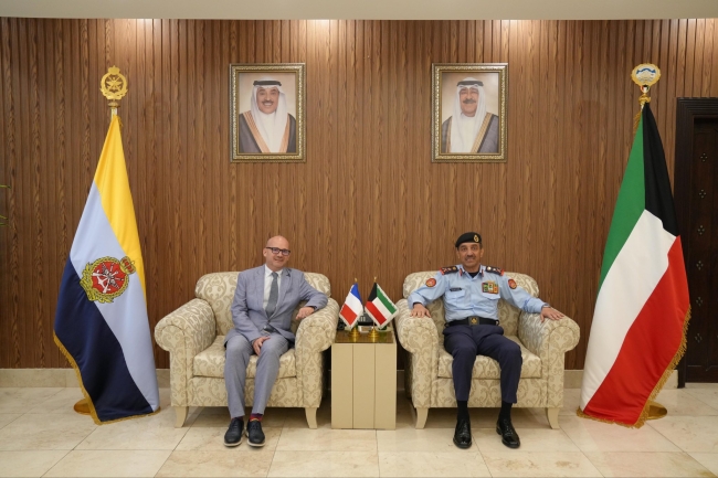 رئيس الأركان يبحث وسفير فرنسا المواضيع ذات الاهتمام المشترك