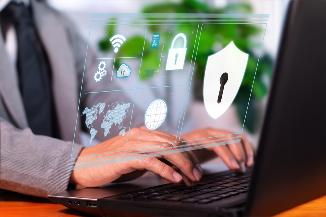 «الأمن السيبراني»: حدثوا أنظمة هواتفكم الذكية وفعلوا المصادقة الثنائية لكل التطبيقات تجنباً للاختراق