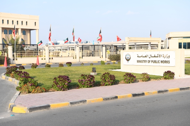 «الأشغال»: 17 مشروعاً لـ «الطرق» في 2025/ 2026