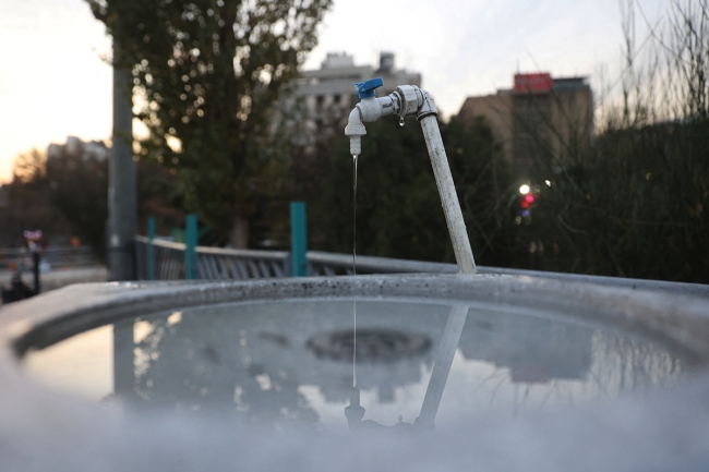 إيران تباشر عمليات تلقيح سحب في ظل الجفاف الحاد