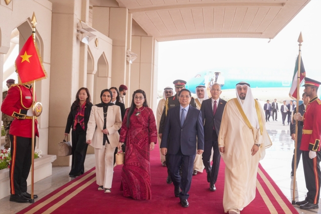 رئيس وزراء فيتنام التقى مديري «العربي للإنماء» و«الكويتي للتنمية»