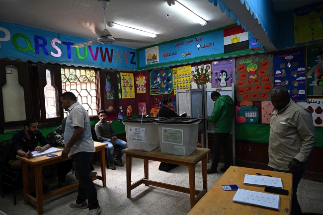 السيسي لـ«الوطنية للانتخابات»: إلغاء المرحلة الأولى من الانتخابات النيابية كلياً أو جزئياً عند تعذر الوصول إلى إرادة الناخبين