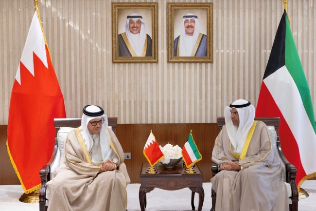 وزير الخارجية يستقبل نظيره البحريني بمناسبة زيارته للبلاد