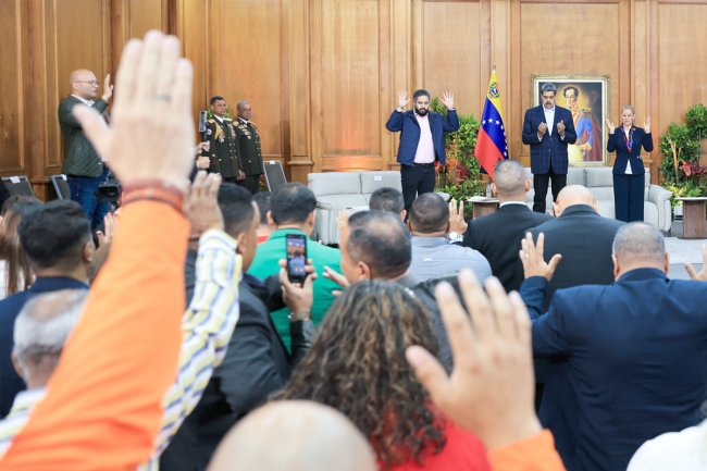 واشنطن ترفض اقتراحاً من مادورو للتنحي بعد عامين... وتستعد لعمليات سرية