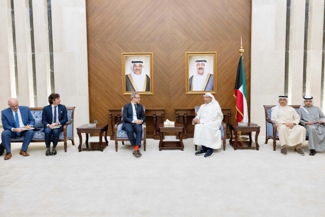 وزير الخارجية يبحث ومبعوث أميركي العلاقات الثنائية والشراكة الاستراتيجية