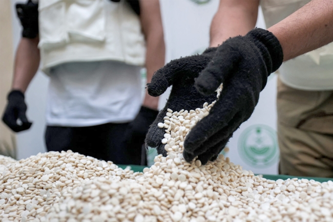 صدور مرسوم أميري بقانون في شأن مكافحة المخدرات والمؤثرات العقلية وتنظيم استعمالها والاتجار فيها